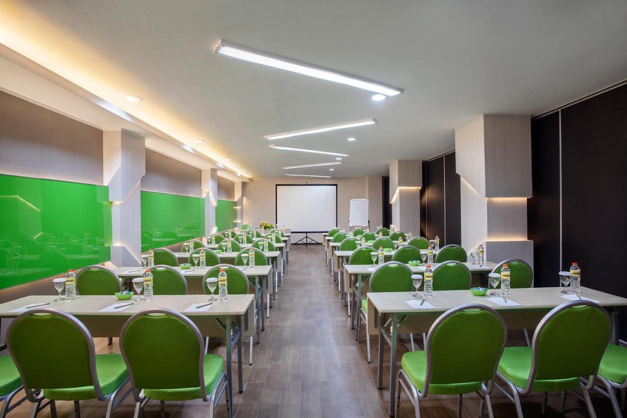 Maxonehotels.Com At Tidar Surabaja Exteriér fotografie